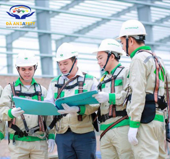 Quần Áo Bảo Hộ Lao Động Tại Đà Nẵng